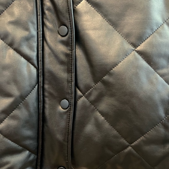 Black fake leather zip up vest new with tags - Picture 3 of 9